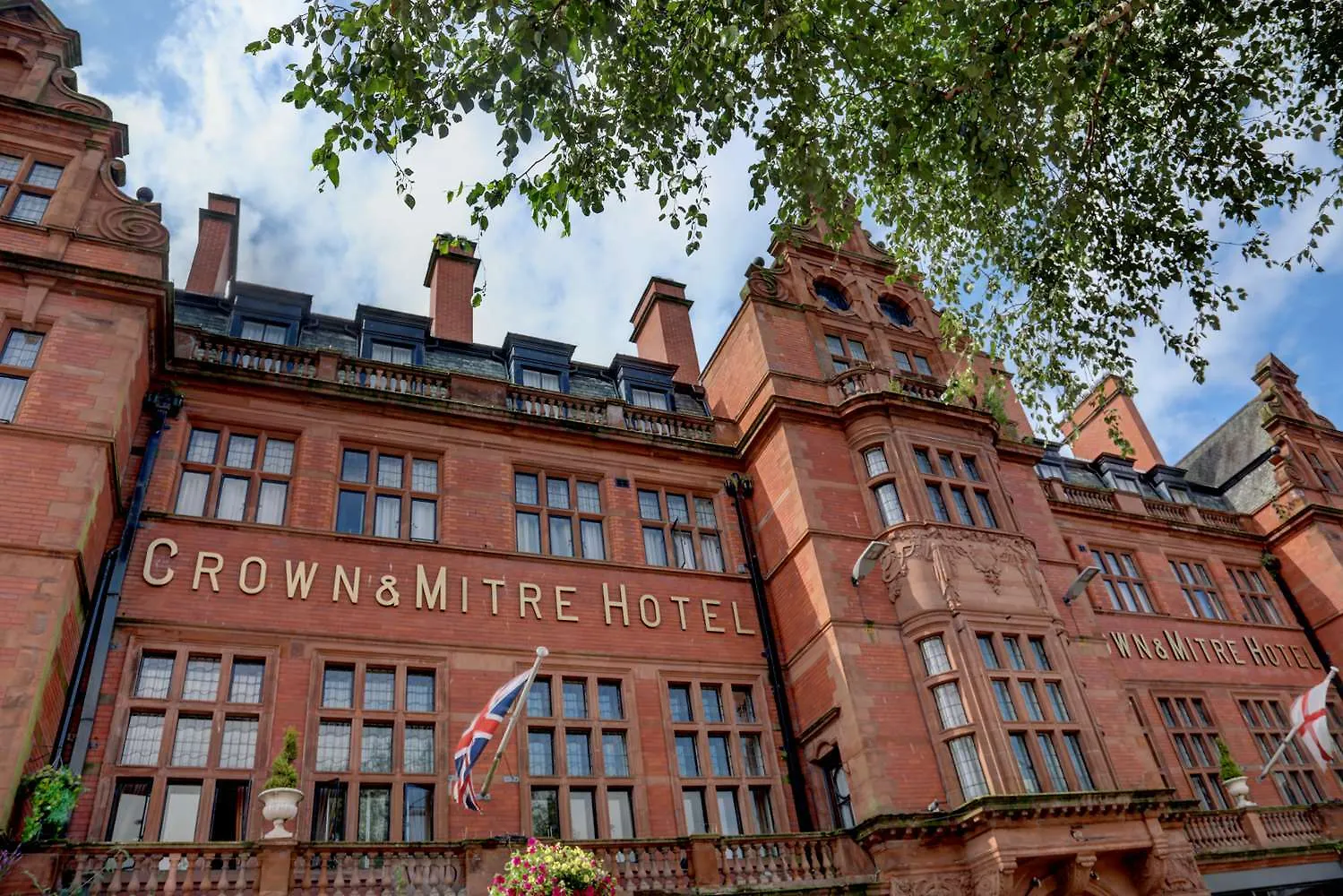 Crown & Mitre Hotel location