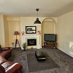 Carlisle Centre. Spacious Apartment. Ideal Location. Apartment